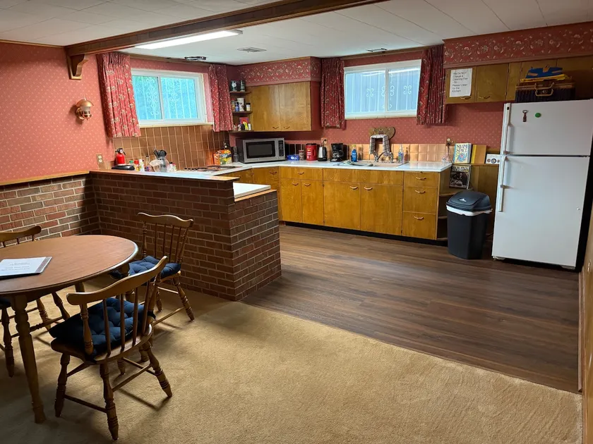 Comfortable and Spacious Garden Level Suite - Image 1