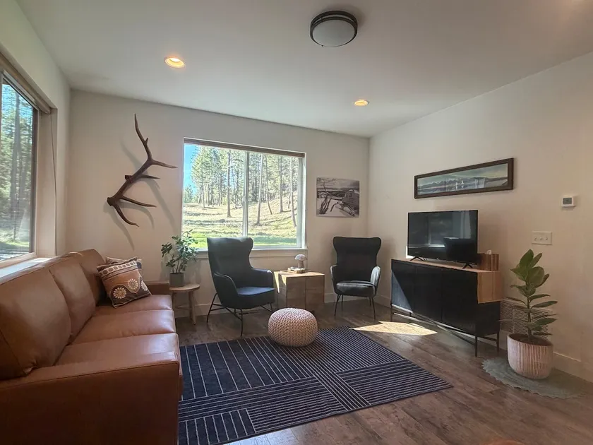 Flathead Forest Retreat - See live Elk! - Image 1