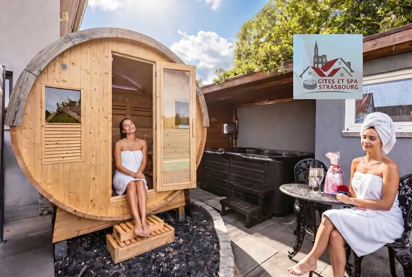 Love Nest • Jacuzzi • Private terrace • Air conditioning - Image 1