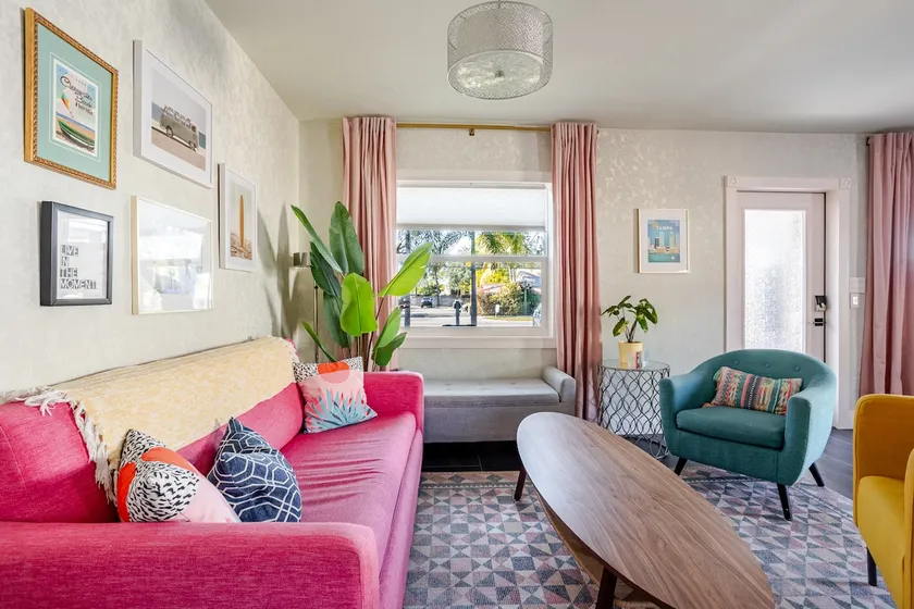 Boutique Bungalow with Private Saltwater Pool - Image 1