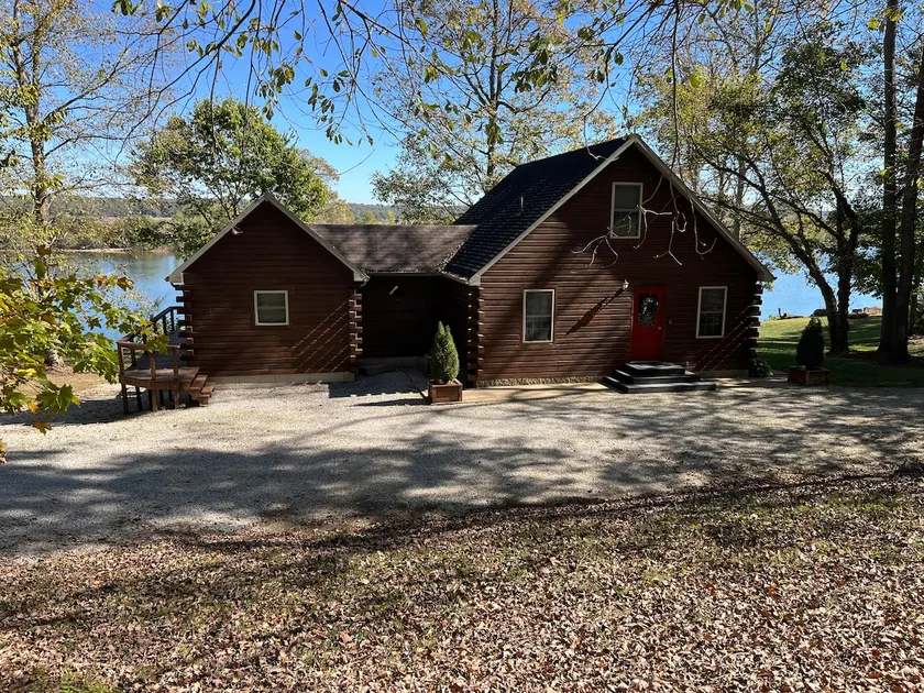Isaak's Hideaway -Beautiful Views for every season - Image 1