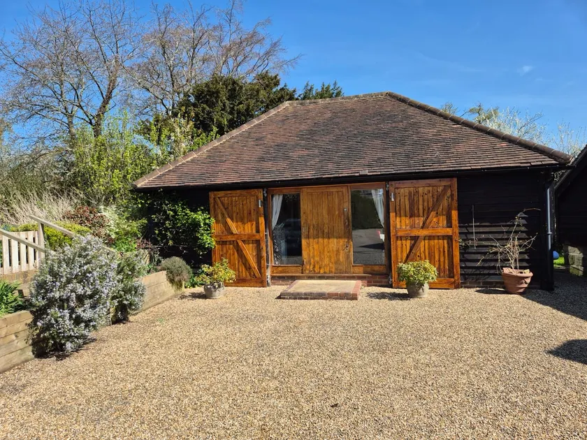 The Granary, Hook Farm in West Hoathly - Image 1