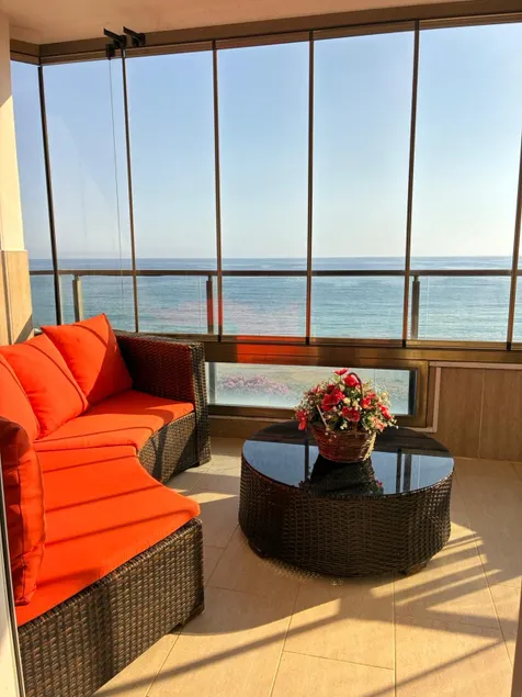 POSH AN LUXURY BEACH FRONT APPARTMENT for RENT!!! - Image 1