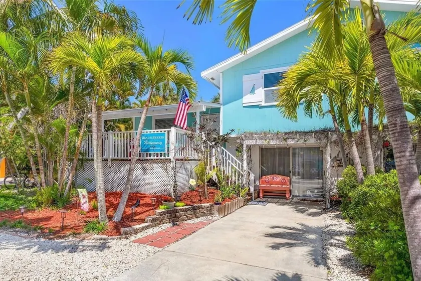 Beach Breeze Hideaway Villa - Image 1