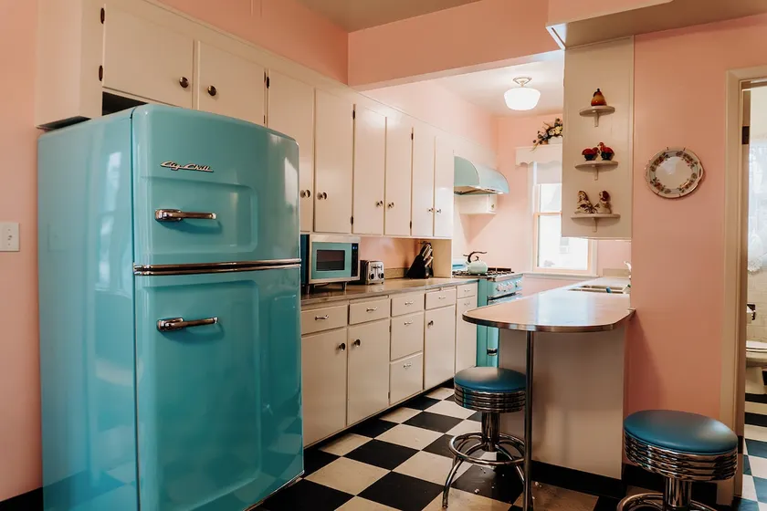 50's Vibe, Modern Conveniences, Downtown F'muth - Image 1