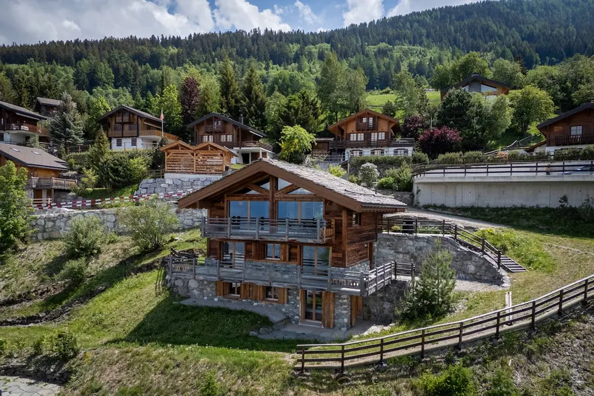 Oak Tree Chalet - on the ski slope - luxury! - Image 1