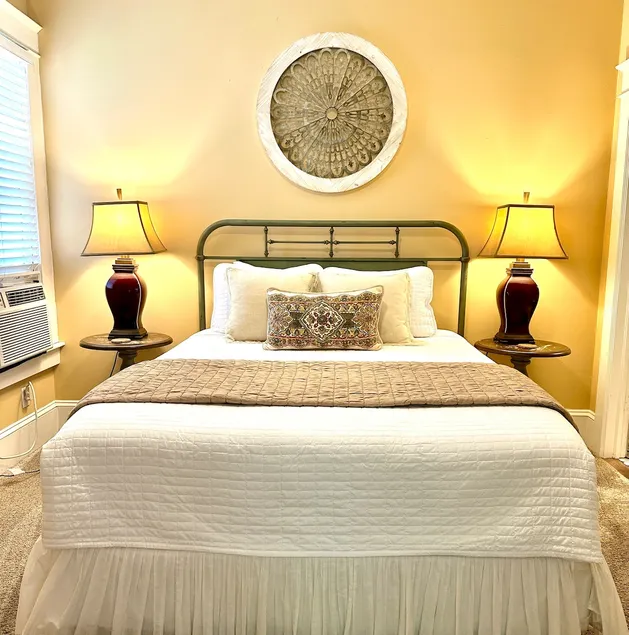Walkable retreat unit B | 1 Bedroom Apt - Image 1