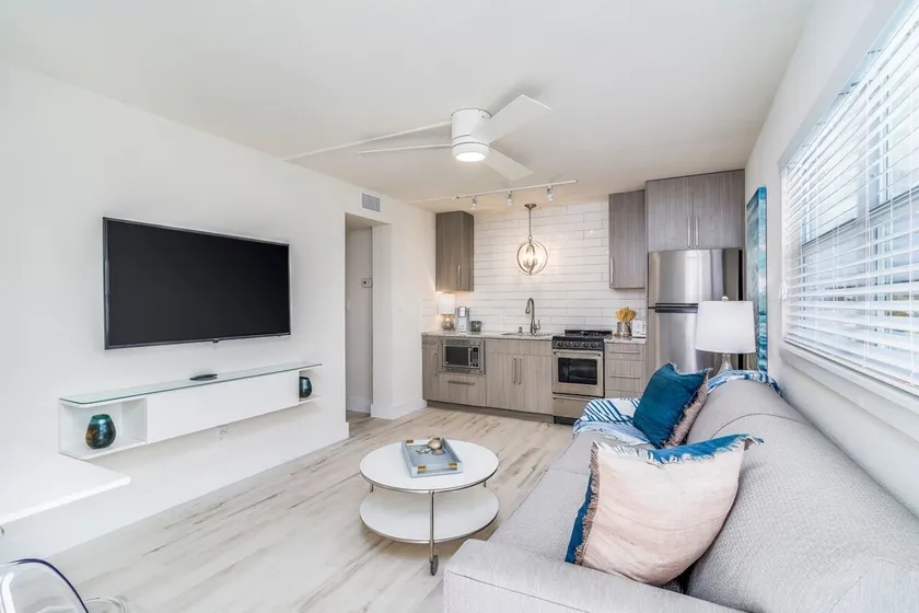NEWLY Renovated Boutique, Modern by the Beach!-G - Image 1