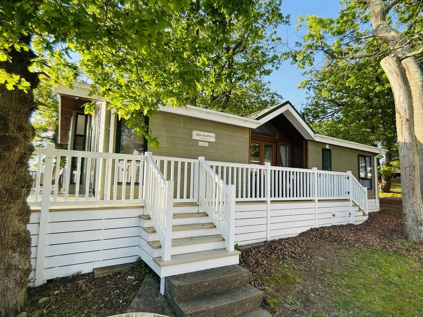 Coast View Lodge - Thorness Bay Isle of Wight - Image 1