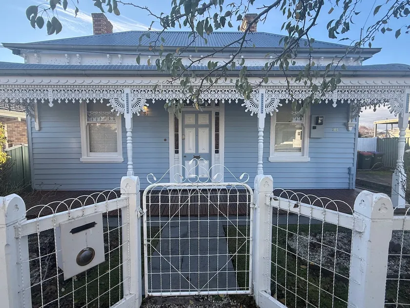Ballarat Escape - Fernleigh House. - Image 1