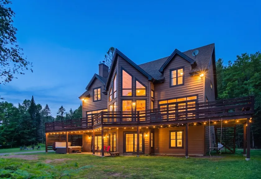Chalet Phoenix Waterfront - Image 1