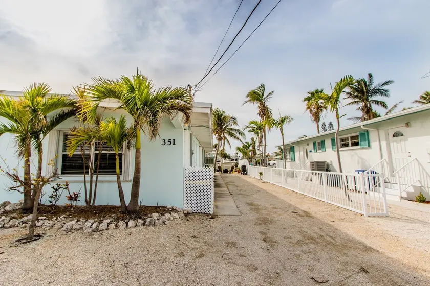 Doc's Holiday updated 2bed/2bath half duplex with Cabana Club - Image 1