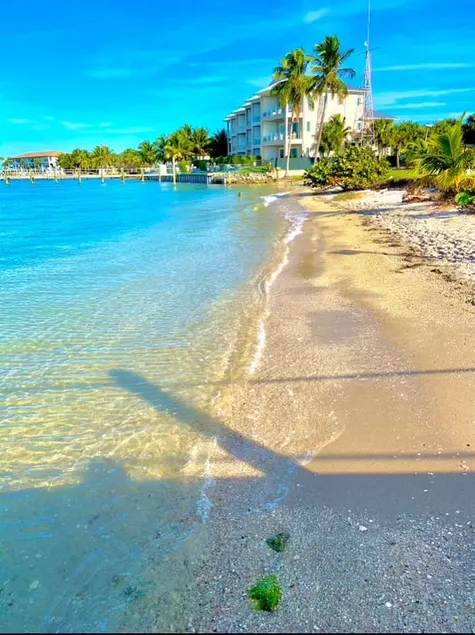 Coral Beach Cottage #4 - Each Sleeps 2Adults 2Kids - Image 1