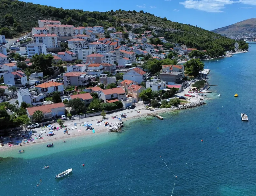 Ideal family apartment near sea / TROGIR - Image 1