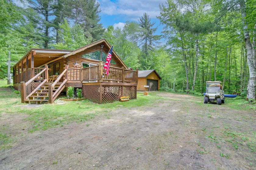 Cozy Manistique Cabin w/ Deck, Grill & Fire Pit! - Image 1