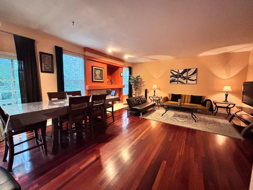 Spacious 4BR Family Retreat close to Renaissance - Image 1