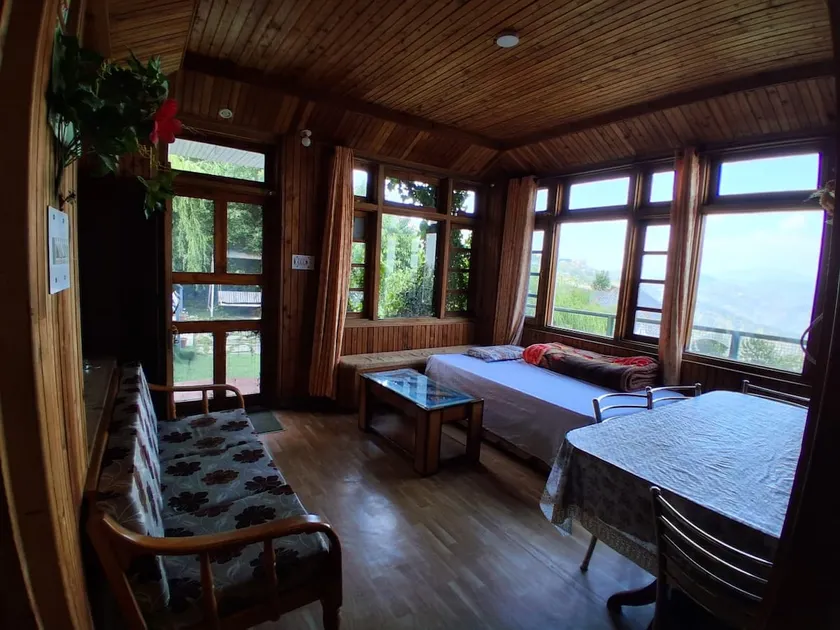 2 bed room with living room (cottage) - Image 1