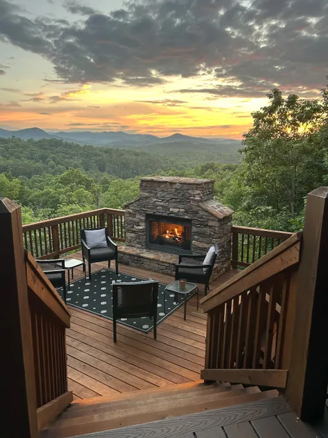 Blue Ridge Relaxing Sunset Mountain View Near Town - Image 1