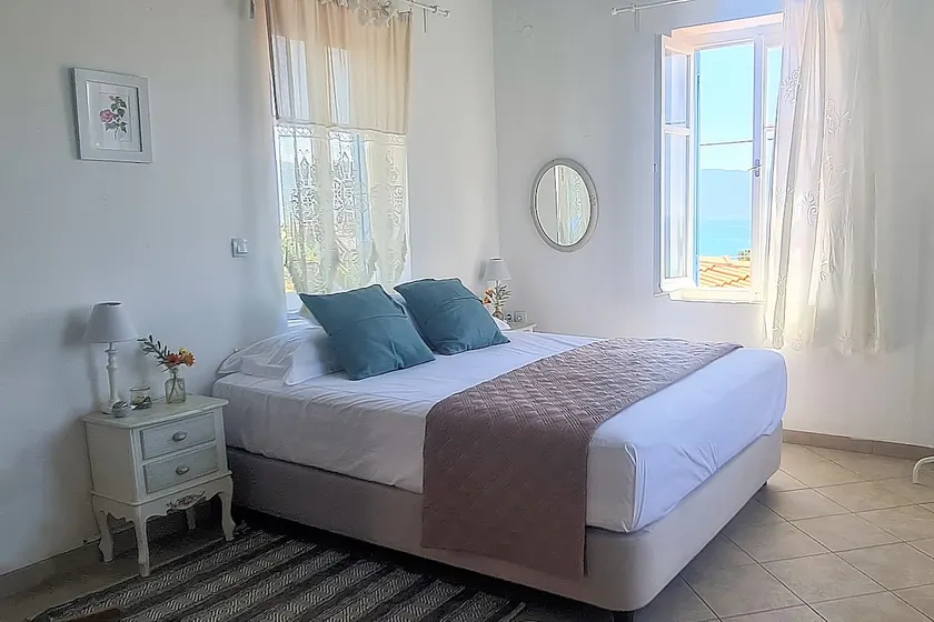 Villa Flora Studio No 3 with sea & mountain view - Image 1