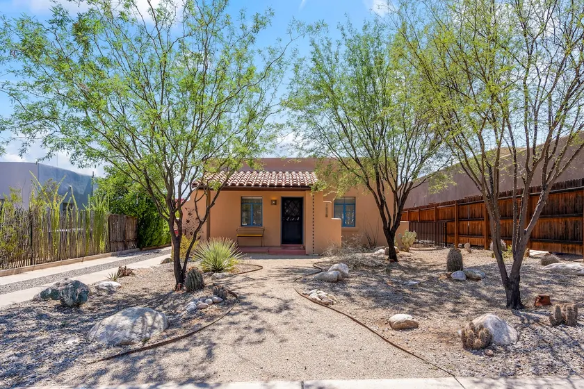 Quail Adobe - Hot tub, Dog friendly & mins to UA! - Image 1