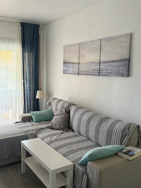 Cambrils, modern apartment, swimming pool and beach. - Image 1