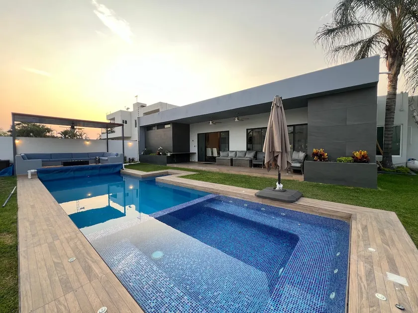 GREAT TERRACE RESIDENCE - Image 1