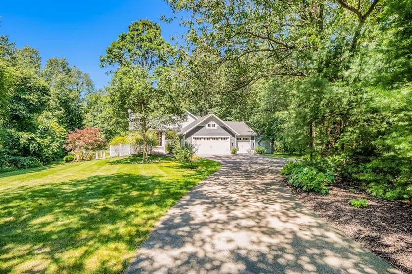 Beautiful home with woodland surroundings- next to - Image 1