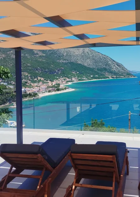 Kefalonia, detached house in Poros. - Image 1