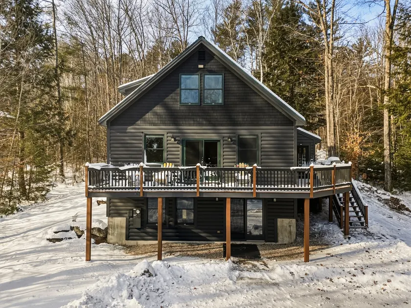 6 Mins to Sunday RIVER 4BR+Sauna Ski Chalet Cabin - Image 1