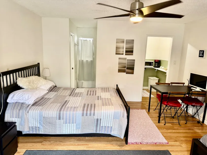 Garden Bungalow Near SoFi stadium, LAX & Disney - Image 1