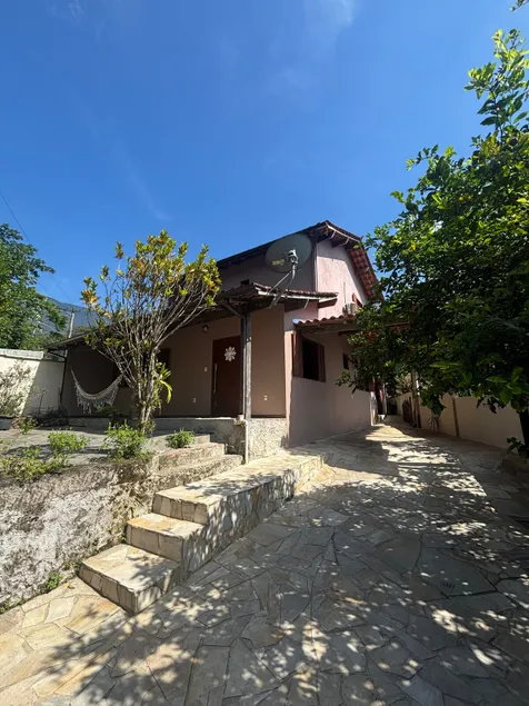 Cozy house with ocean views, close to beaches and waterfalls. - Image 1