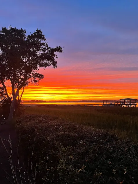 The Amazing Sunset House - Image 1