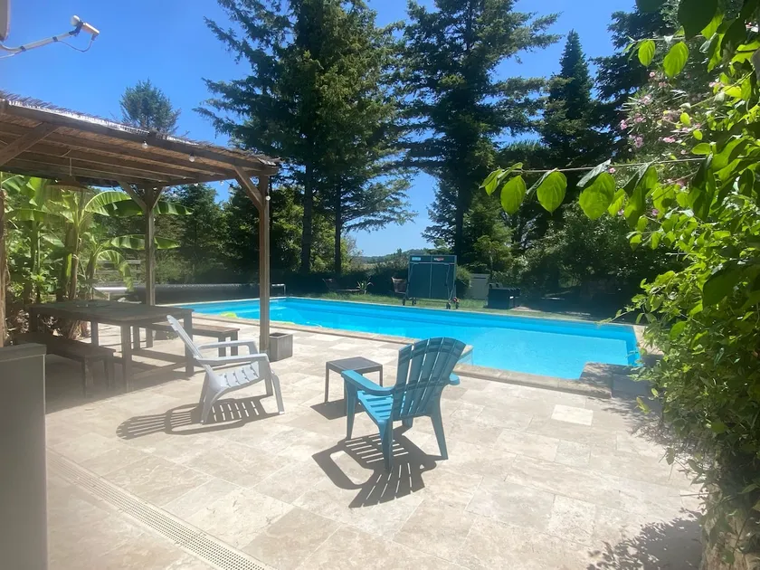 Quiet cottage with 100% private pool - Image 1