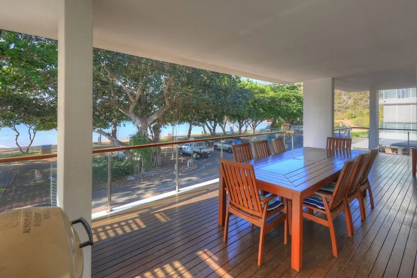 Maggies Beachfront Apt. 3 - Image 1