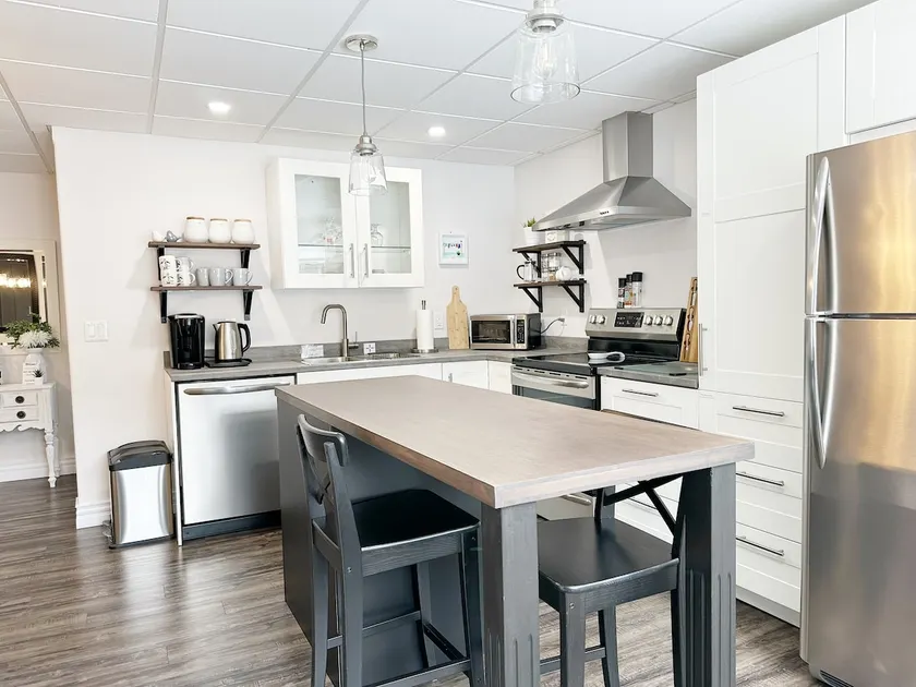 Cozy Garden 2 Bedroom Suite near Corner Brook - Image 1