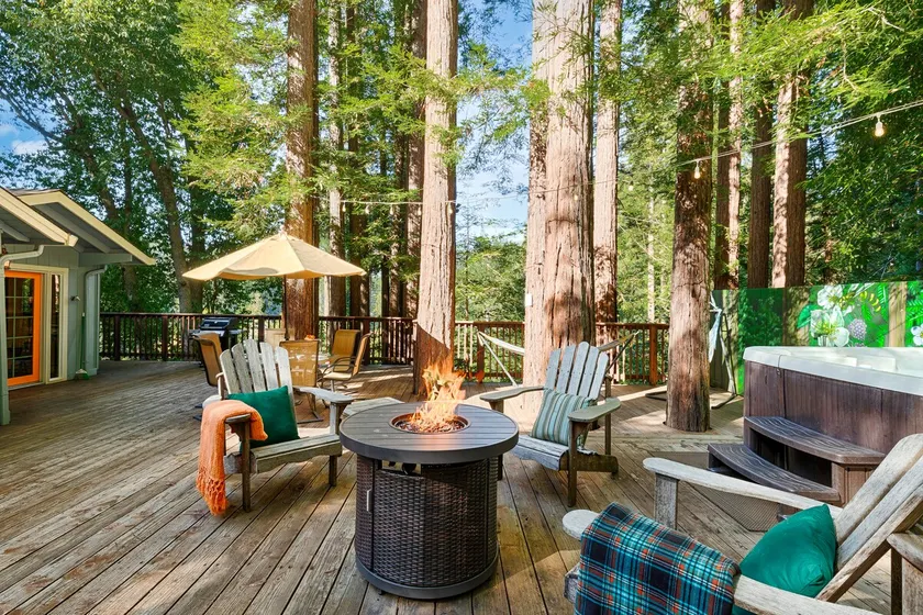 Dazzling Cabin in the Redwoods with Hot Tub - Image 1