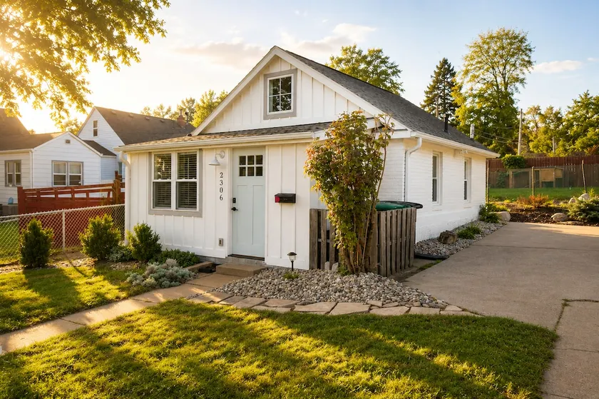 Omaha’s #1 Unique Tiny House Experience - Image 1