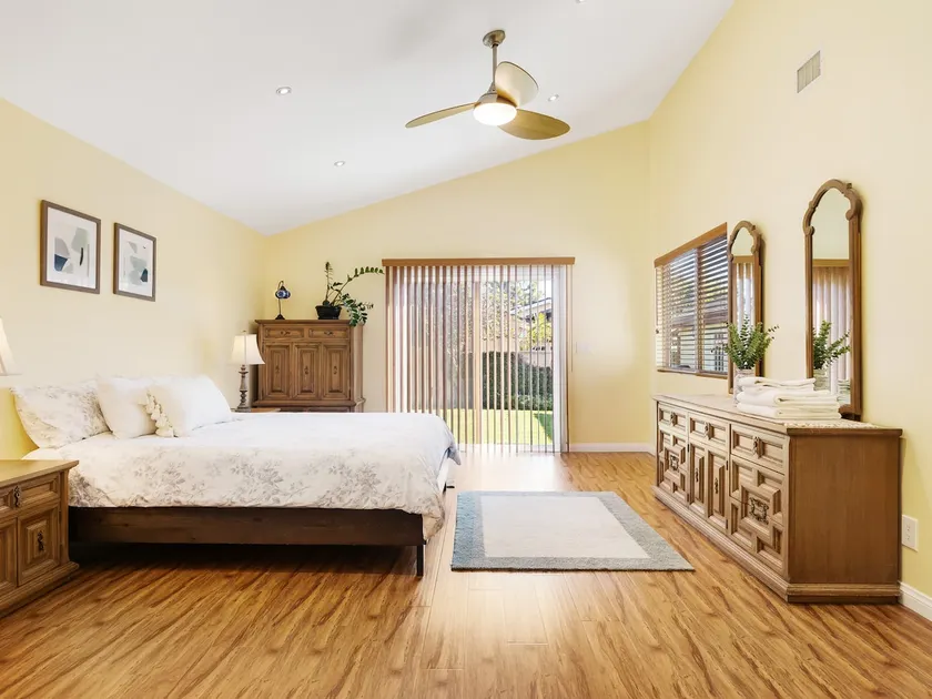 Spacious private house - Image 1