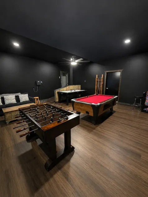 Spacious Retreat mins to Lake George pool&hot tub - Image 1