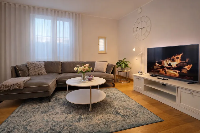 Bright and cozy flat, next to Hilton Hotel - Image 1