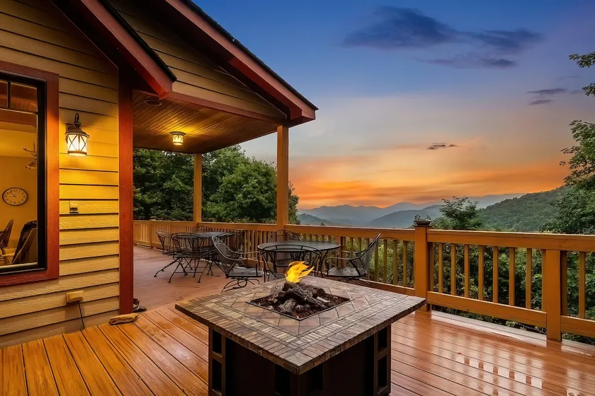 Mountaintop Views + Fire Pit | Laurel Ridge - Image 1
