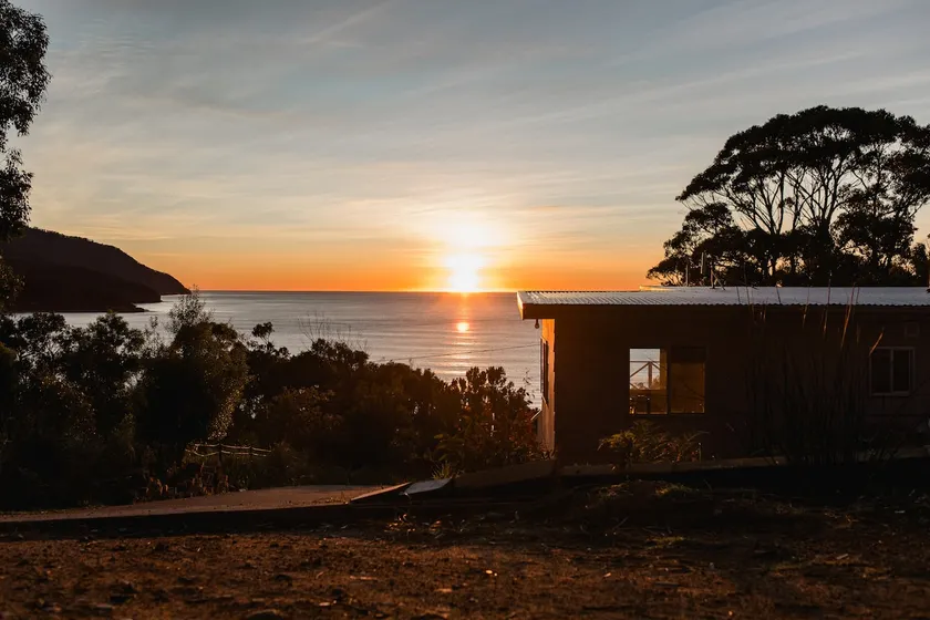 The Wayfarer ~ Stunning water views - Image 1
