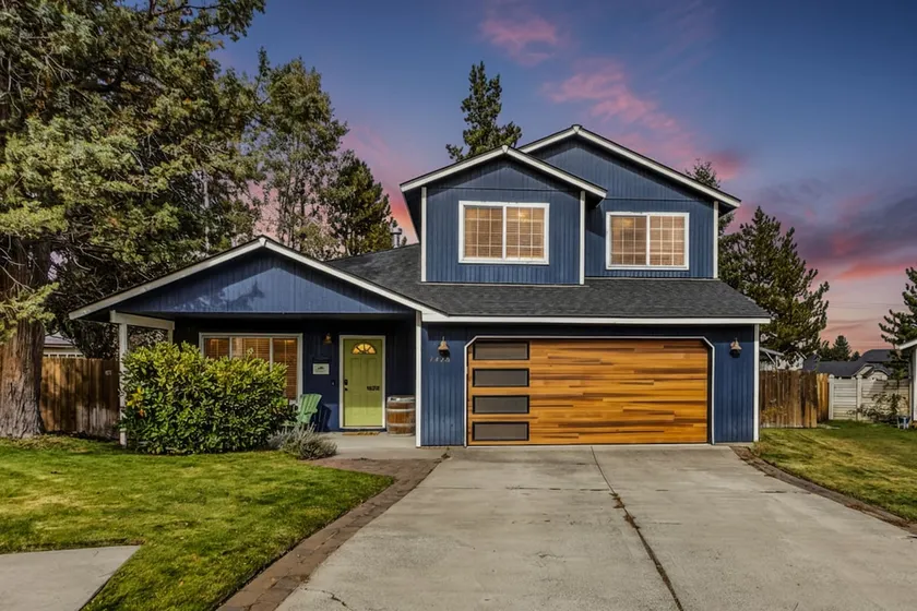 The Blue Rhodie| Centrally located family retreat - Image 1