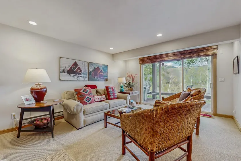Lovely 2BR Mountainview Elkhorn Village | Deck - Image 1