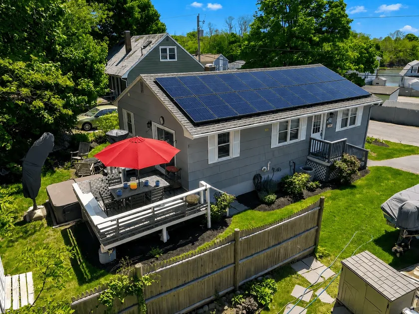 Quiet Beverly residence near Danversport and Salem - Image 1