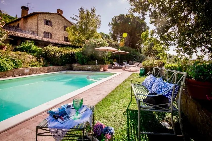 Villa with panoramic pool • Lake Trasimeno - Image 1