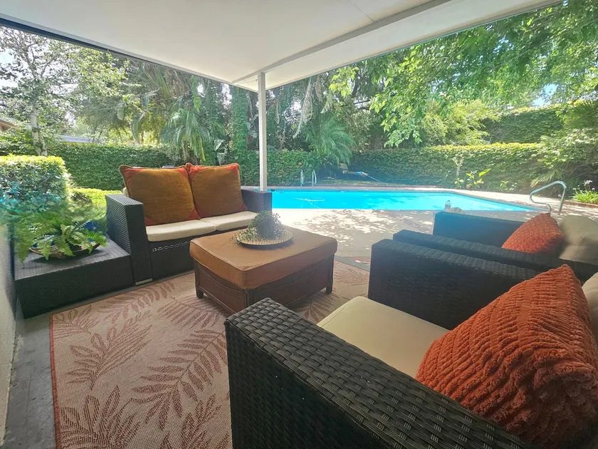 3BR home, private pool-pet friendly-central to LA - Image 1