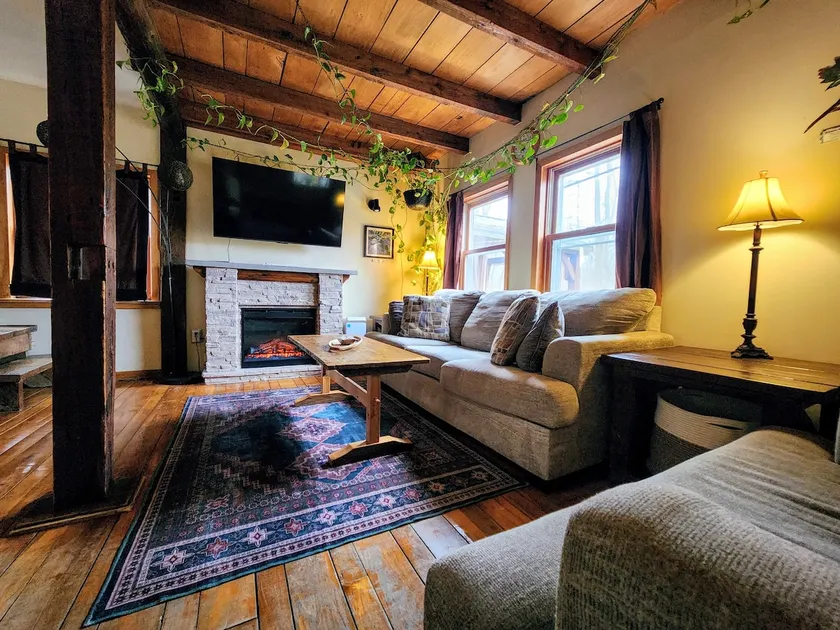 Naturalists' Retreat - Image 1