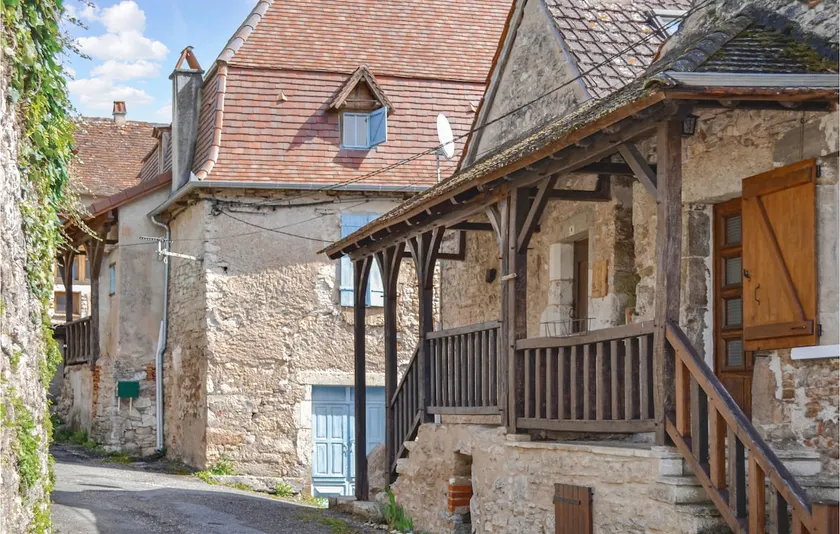 3 Bedroom Awesome Home In Marcilhac Sur Célé - Image 1