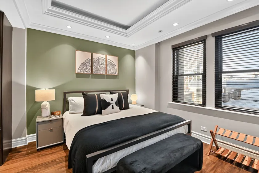 Elegant Suite in Gold Coast - Image 1